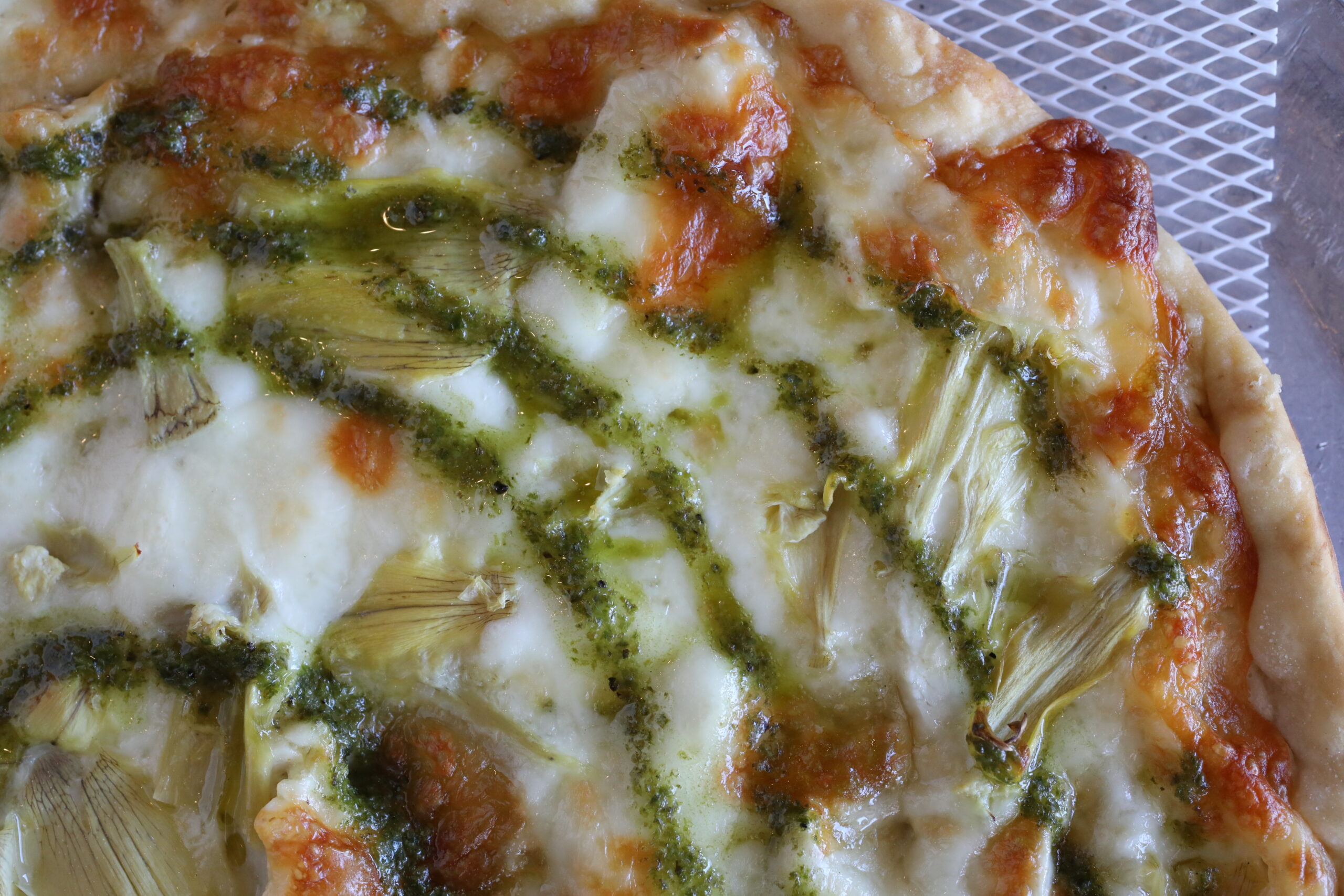 Chicken pesto pizza